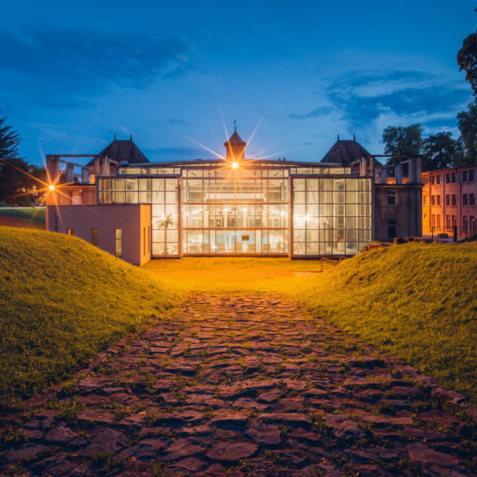 Thermes de Luxeuil-les-Bains nocturne