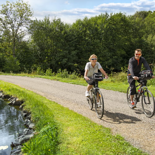 Couple à vélo aux 1000 étangs