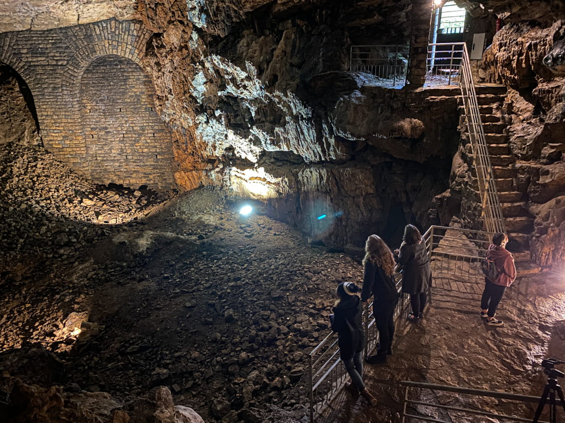 Grande salle de la Grotte de Cravanches