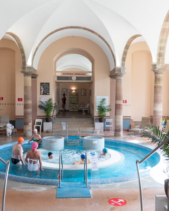 dans le bassin aux thermes de Luxeuil