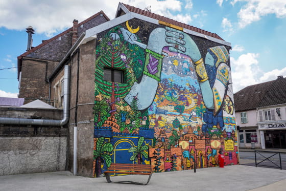 Fresque murale Lure street art ville culture