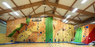 Mur d'escalade intérieur