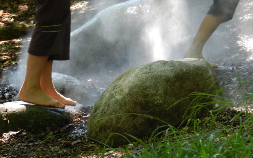 Sentier pieds nus