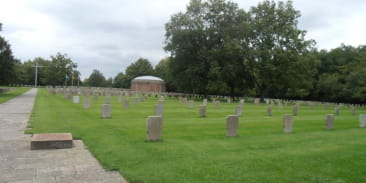 Cimetière militaire allemand 1939/1945 - Exposition Destins de Guerre