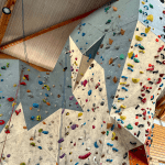 mur d'escalade artificiel