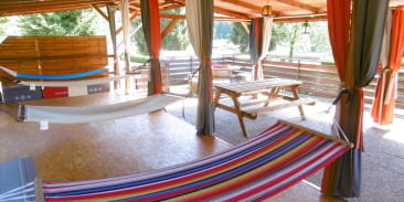 Carbet aux hamacs du camping du muhlenbach