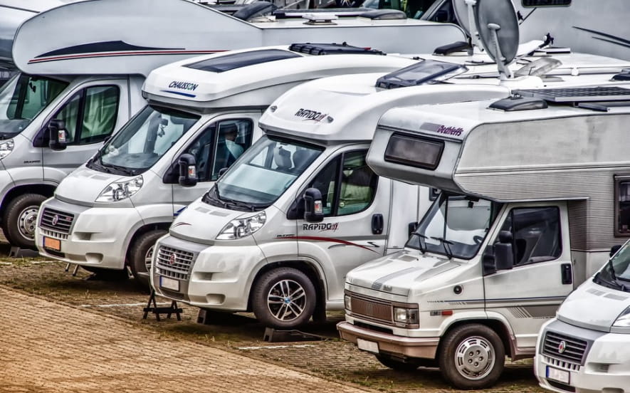 Aire de stationnement pour camping-car