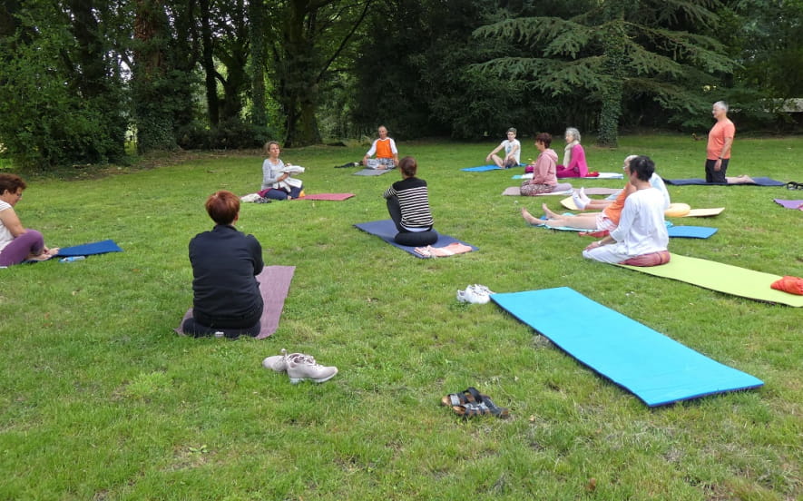 Association hatha yoga sentiers
