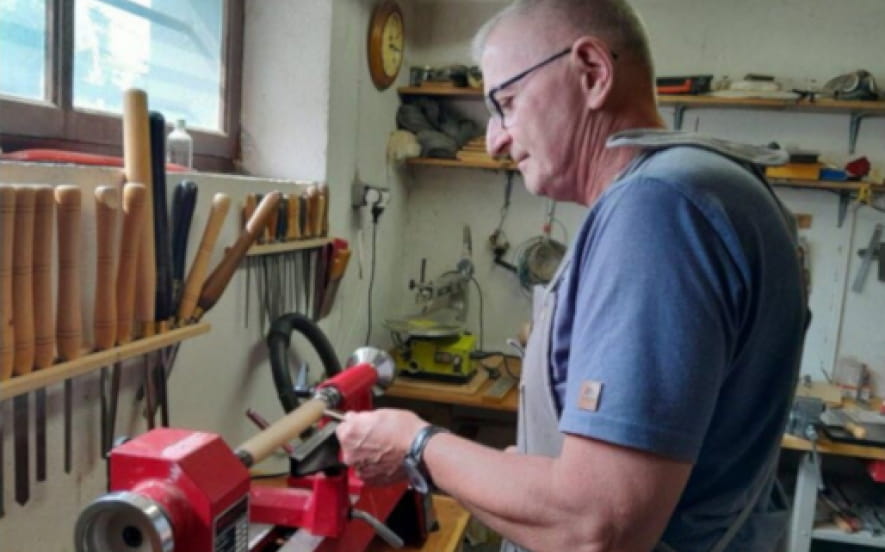 Le styloo - création artisanale de stylos en bois