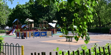 Aire de jeux enfants - Plan d'eau et bords de Moselle