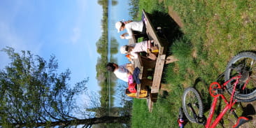 Table de pique-nique - Étang de Roye