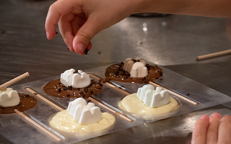 Choco'chups : Atelier de fabrication de sucettes en chocolat