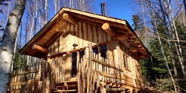 Les Cabanes du Lac de Pierre Percée - La fuste du trappeur