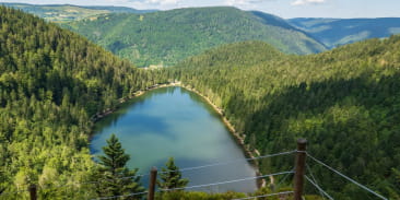 La roche du lac des corbeaux