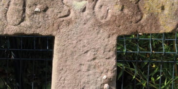 Croix rurale monolithe en grès de 1565