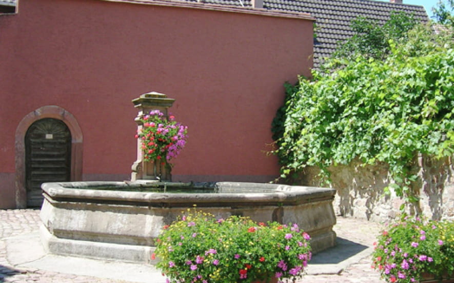 Fontaine de la rue du Fossé à Pfaffenheim