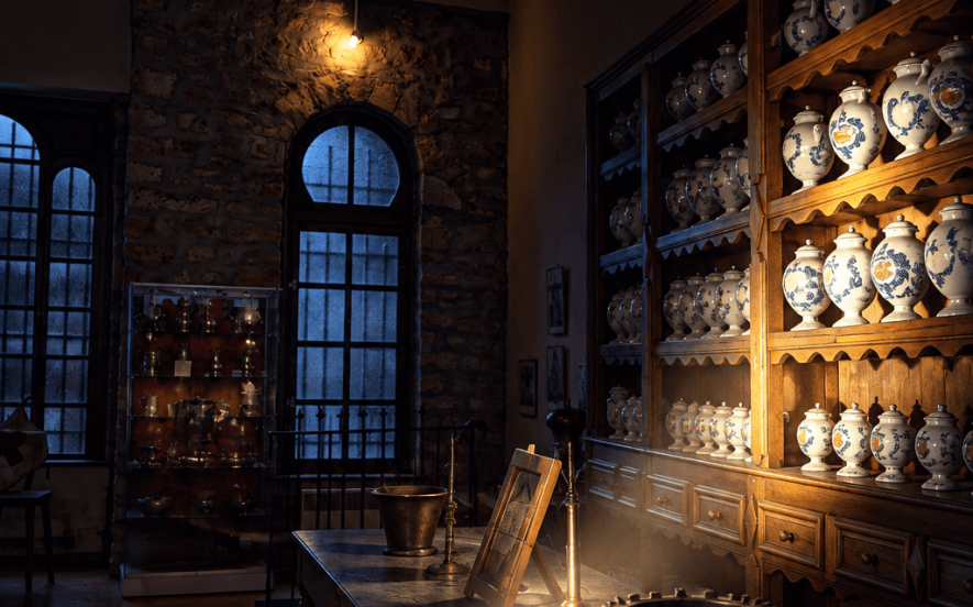 Le musée dans la nuit  : Une visite à la lampe torche du musée Henri-Mathieu