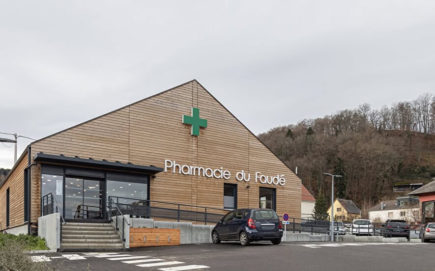 Découverte de l'environnement officinal et parcours du médicament en pharmacie