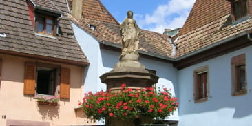 Fontaine de la Vierge à Gueberschwihr
