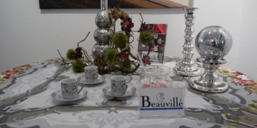Exposition : tables de fête décorées par Beauvillé